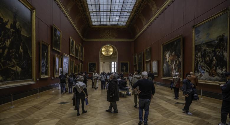 Visitors in the Louvre Museum. WikiCommons.