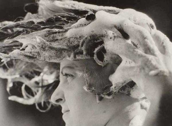 Dora Maar woman with shampoo in her hair
