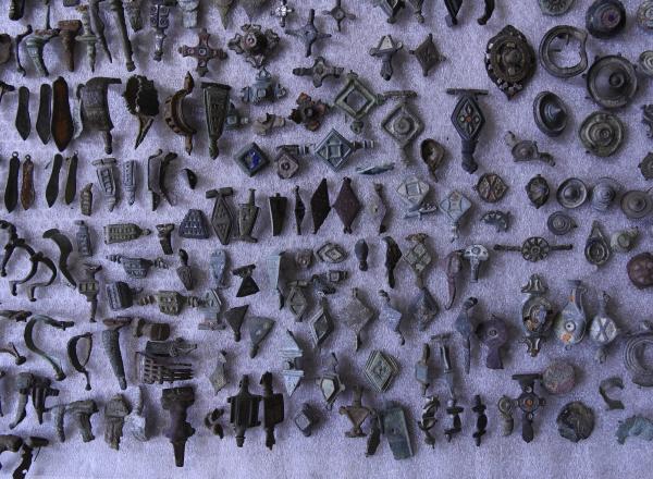 small metal artifacts