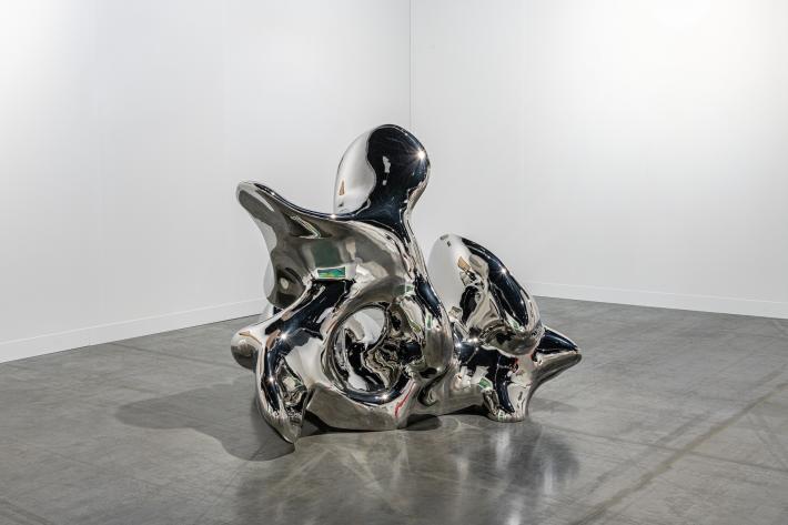 Saint Clair Cemin, Star Seed, 2026. Stainless steel, 51 x 60 x 53 in, 120 x 150 x 135.6 cm. © Saint Clair Cemin. Courtesy of Almeida & Dale, São Paulo.